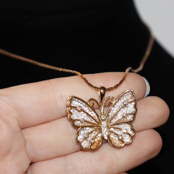 Beautiful gold and glitter butterfly necklace 18" - Picture 1 of 5
